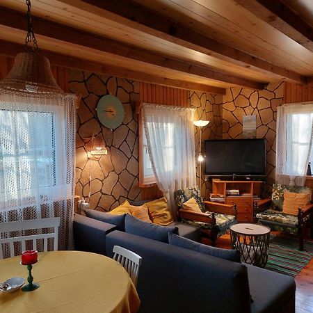 Tonise Holiday Houses Lilbi  ภายนอก รูปภาพ