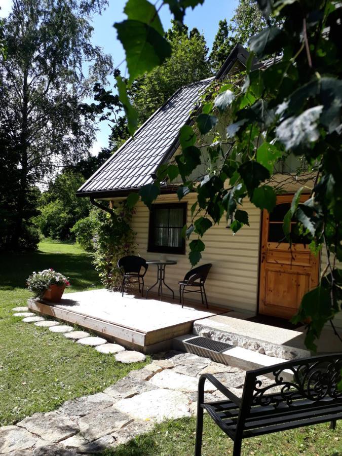 Tonise Holiday Houses Lilbi  ภายนอก รูปภาพ