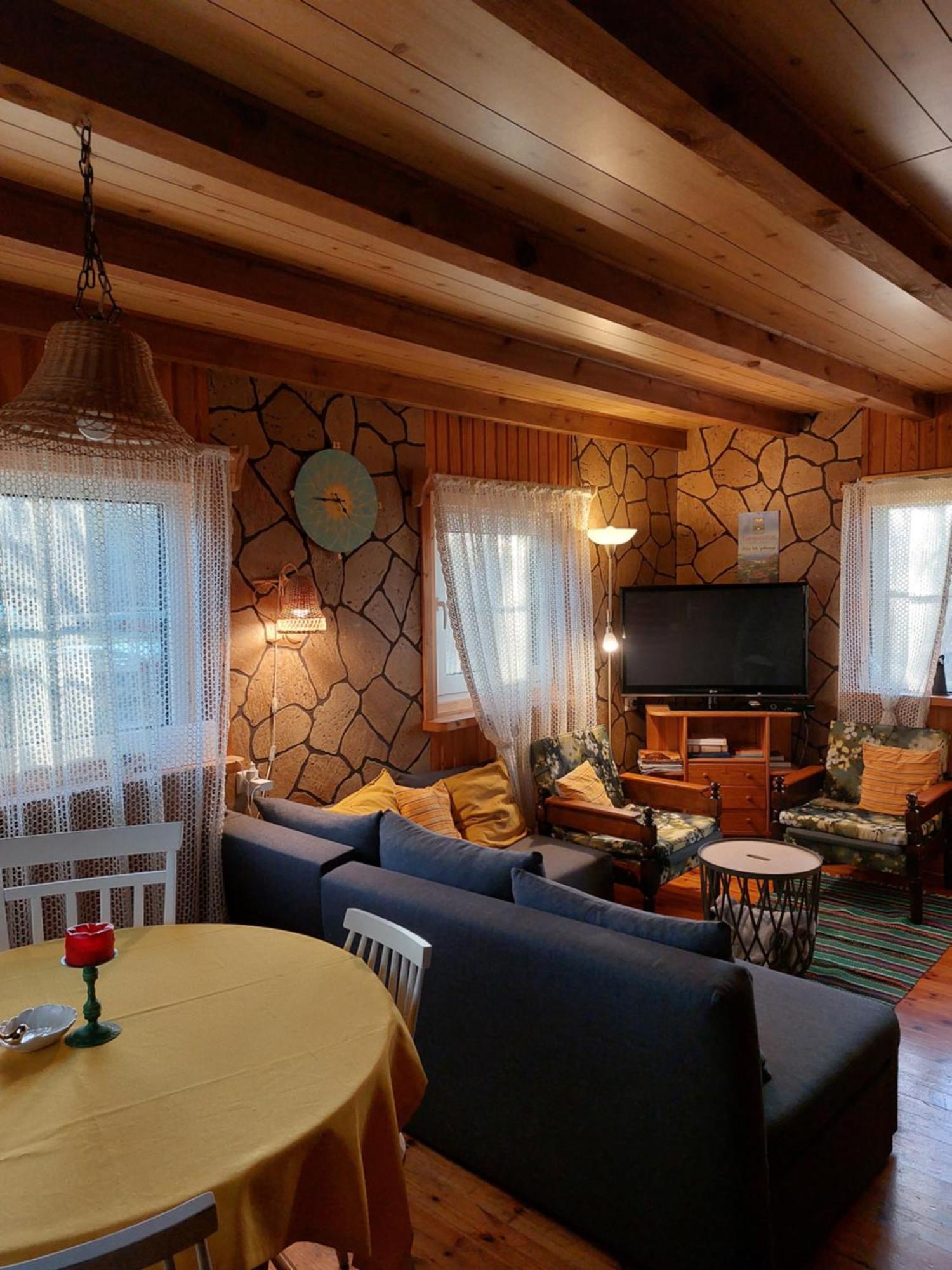Tonise Holiday Houses Lilbi  ภายนอก รูปภาพ