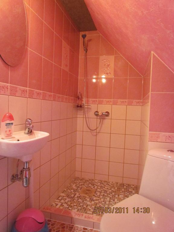Tonise Holiday Houses Lilbi  ห้อง รูปภาพ